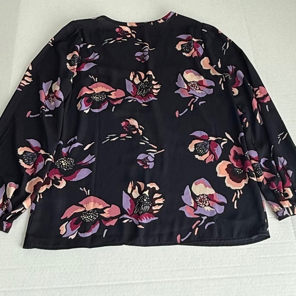 J. Crew Navy Blue Floral V Neck Pull Over Blouse - Picture 6 of 9